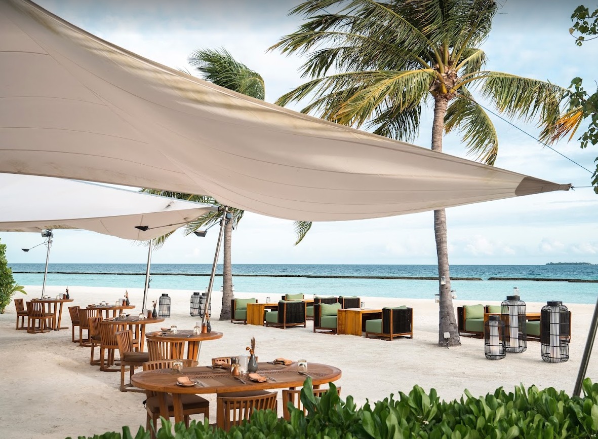 Пляжные планы: курорты Constance Halaveli и Constance Moofushi на Мальдивах