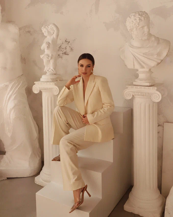 Svitlana Antonovych открывает шоурум Versace Home в Дубае. Коллаборация Versace Home и казахстанского дизайнера в ОАЭ