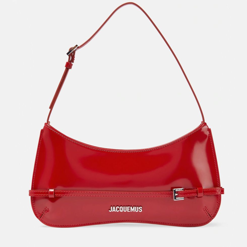 Красные дизайнерские сумки — вот, что вам нужно в новом сезоне