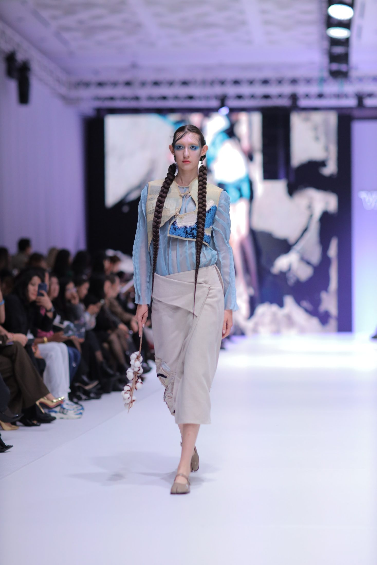 Женственность, экология и хаос: второй день Visa Fashion Week Almaty