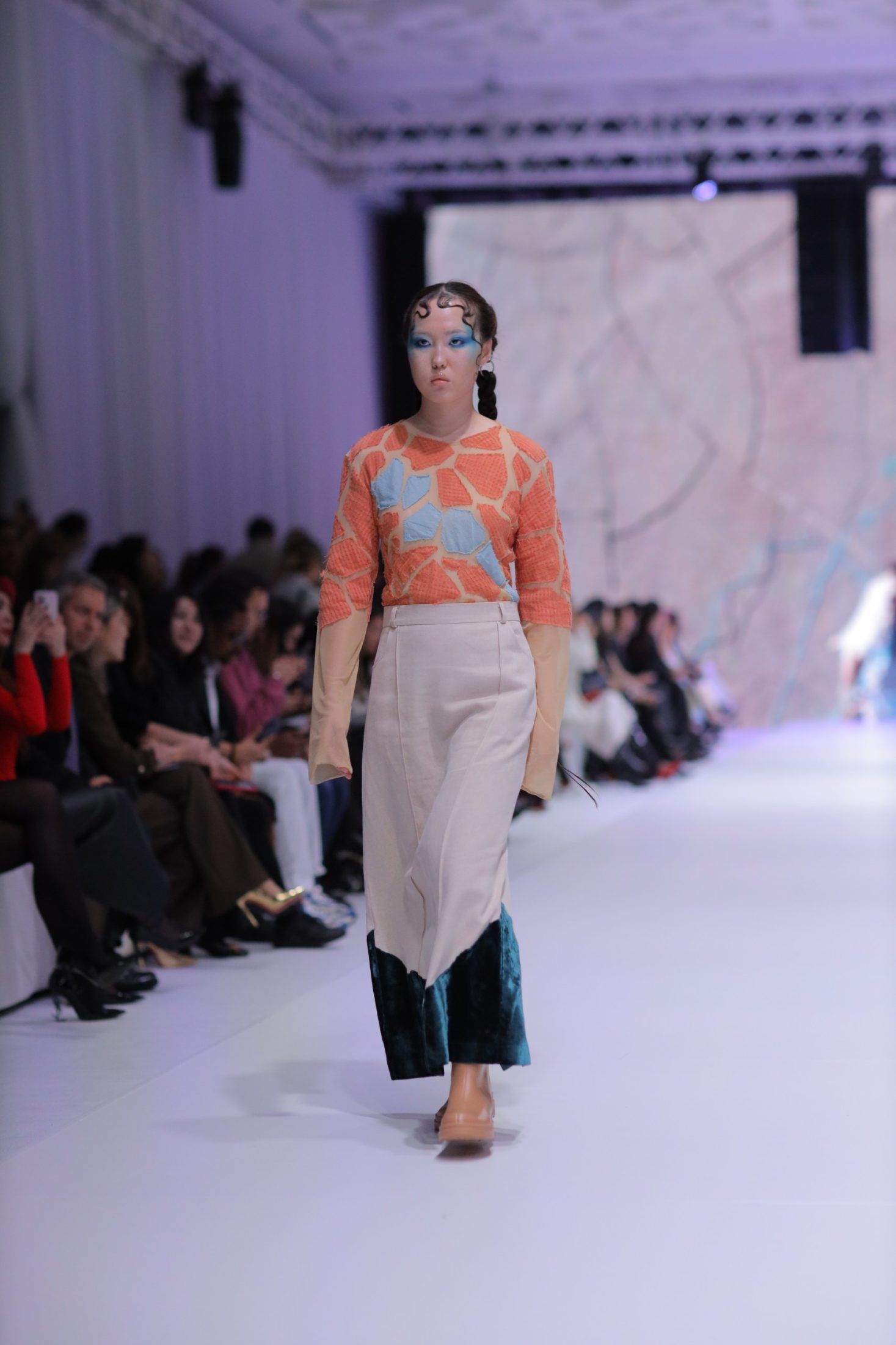 Женственность, экология и хаос: второй день Visa Fashion Week Almaty