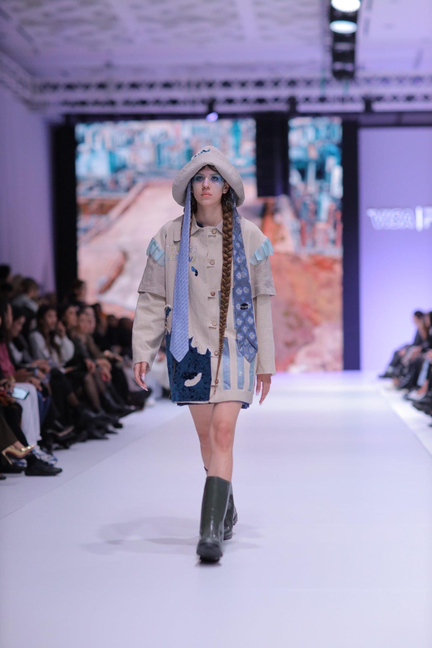 Женственность, экология и хаос: второй день Visa Fashion Week Almaty