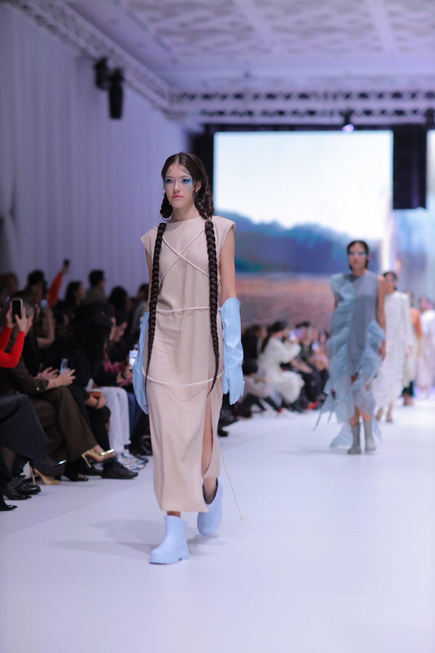 Женственность, экология и хаос: второй день Visa Fashion Week Almaty