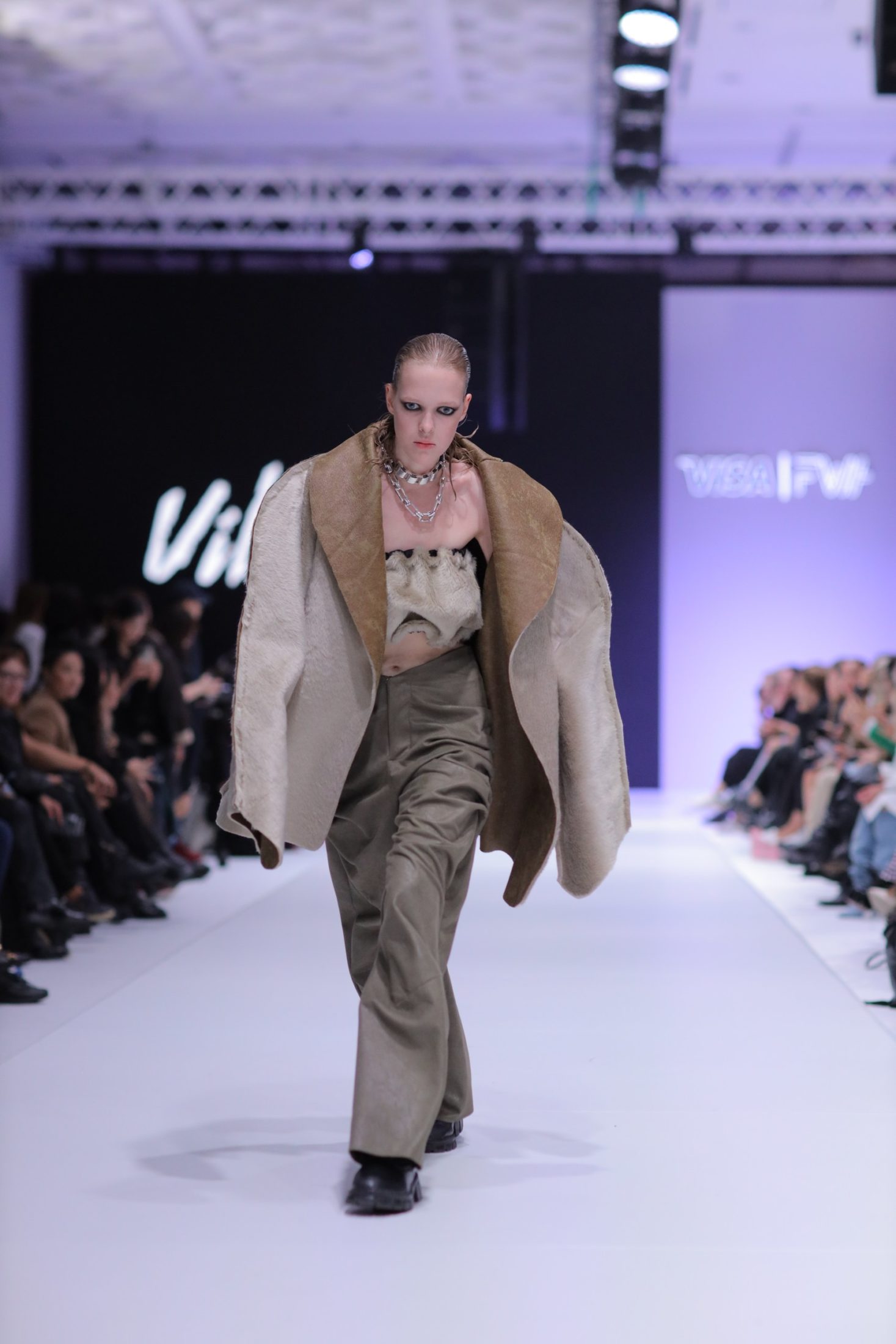 Женственность, экология и хаос: второй день Visa Fashion Week Almaty