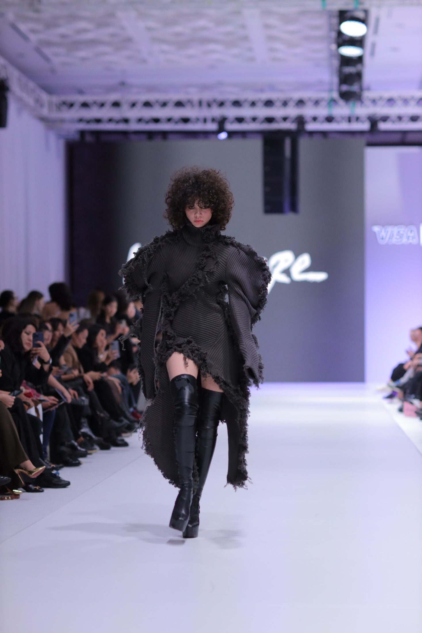 Женственность, экология и хаос: второй день Visa Fashion Week Almaty