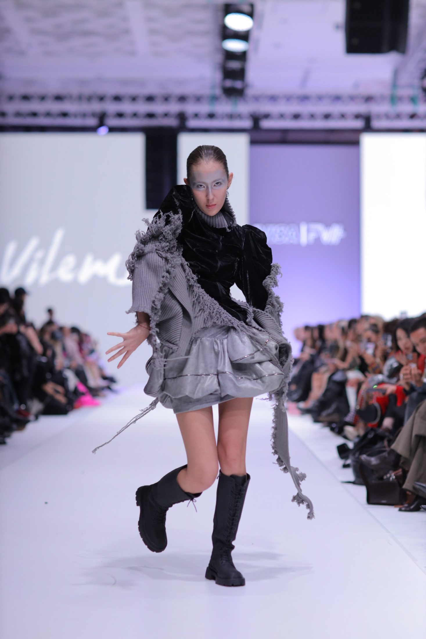 Женственность, экология и хаос: второй день Visa Fashion Week Almaty