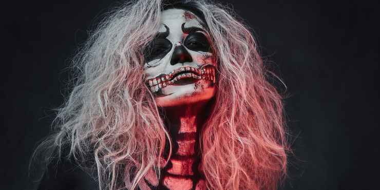 Самая жуткая ночь в году: делаем пугающий и эффектный макияж на Хэллоуин