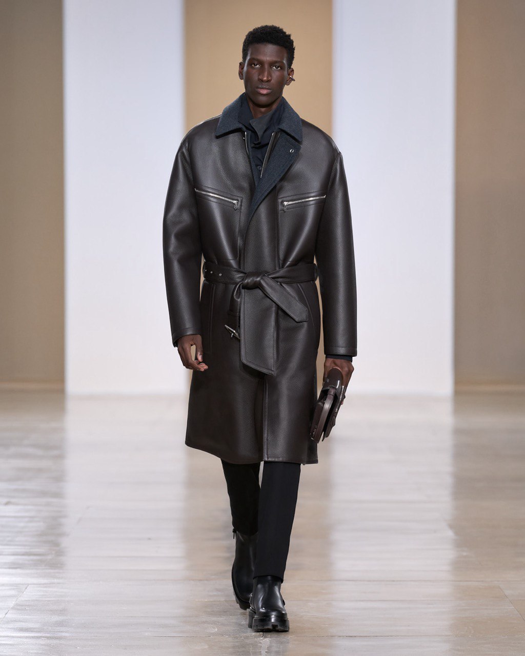 Новый взгляд на «тихую роскошь»: мужская коллекция Hermès осень-зима 2024
