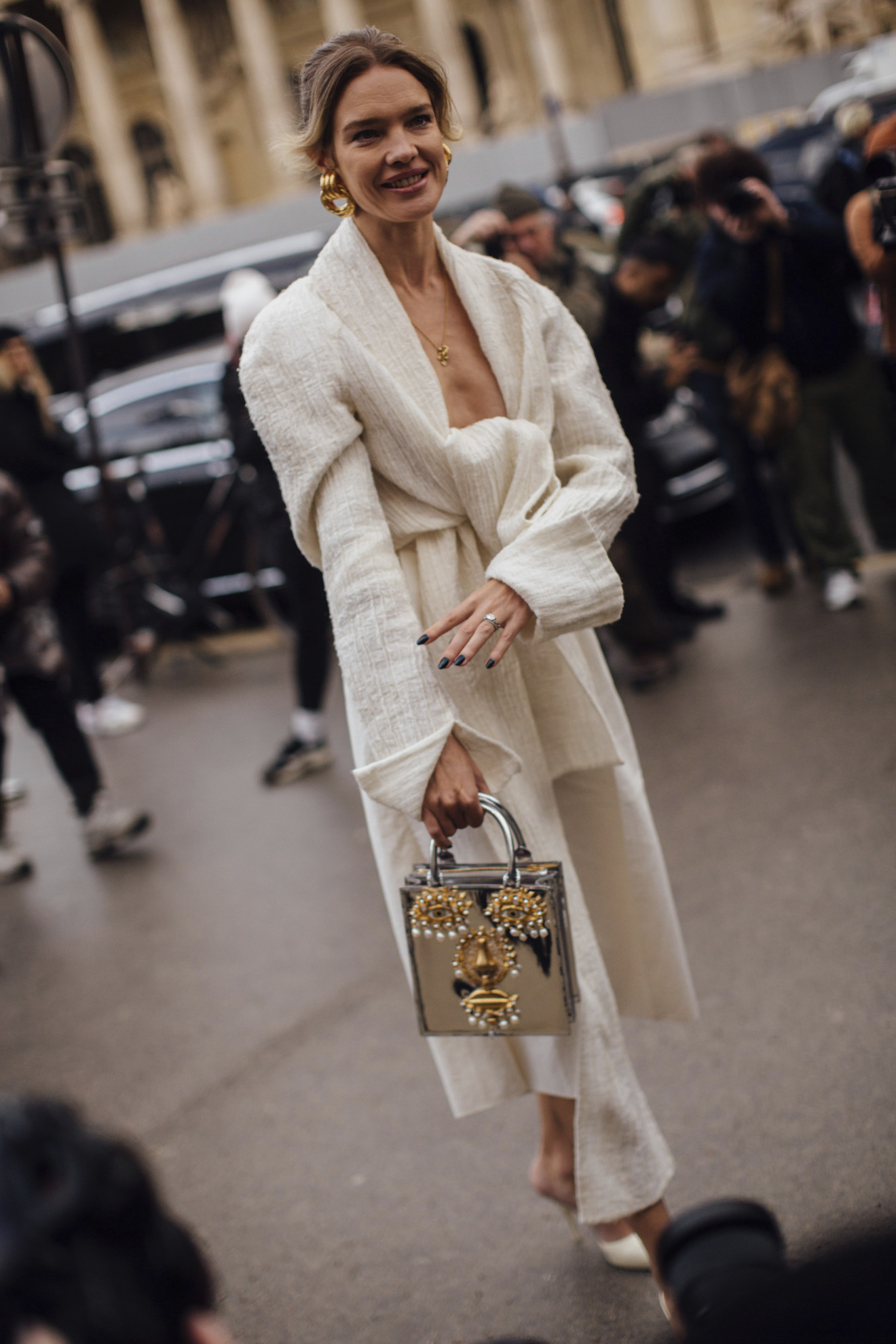 «Анатомическая» сумка Schiaparelli стала самым вирусным аксессуаром Недели высокой моды