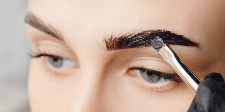 It’s eyebrow time: плюсы и минусы окрашивания бровей