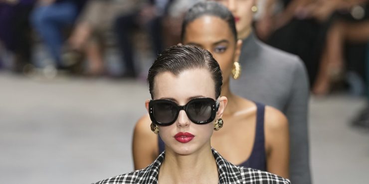 Женственность, стиль ретро и винтаж: Неделя моды в Нью-Йорке осень-зима 2024