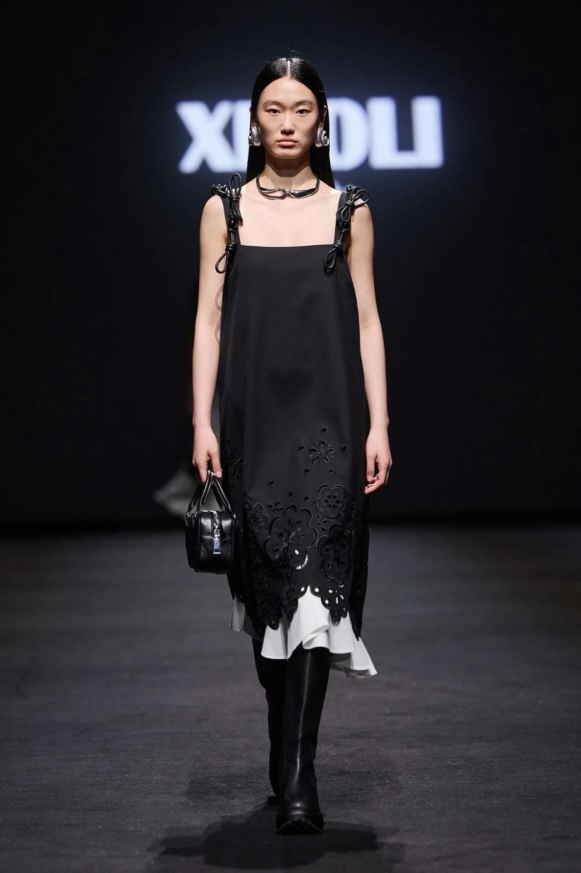 Унисекс, агрессия и гранж: Неделя моды в Шанхае осень-зима 2024
