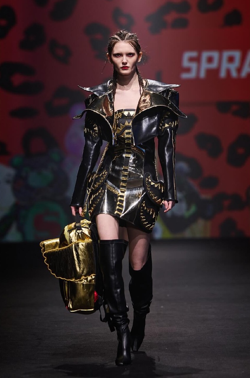 Эклектика, mermaidcore и женственность: продолжается Неделя моды в Шанхае осень-зима 2024