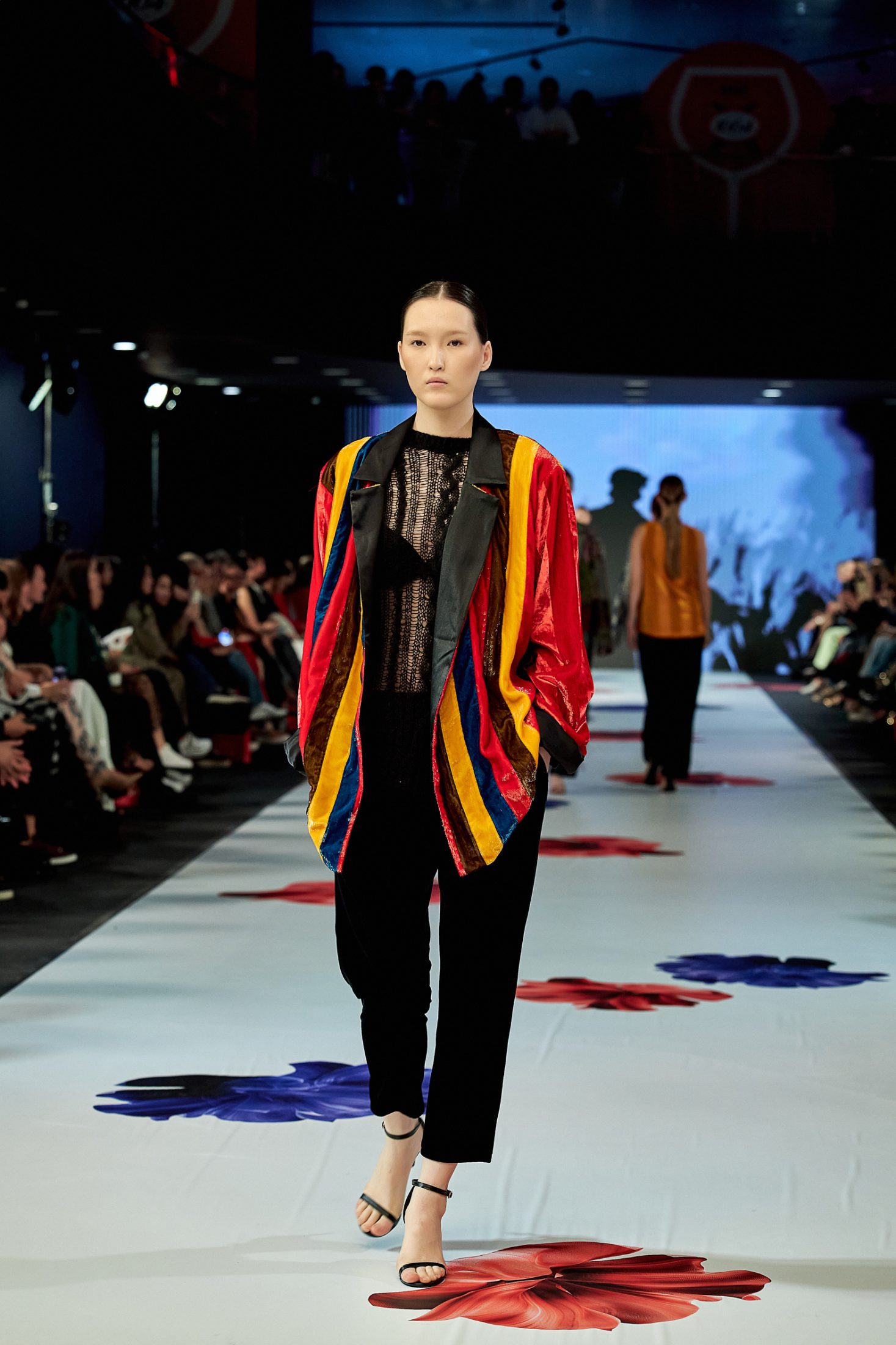 Этнические орнаменты, эволюция и старые сказки: первый день Kazakhstan Fashion Week