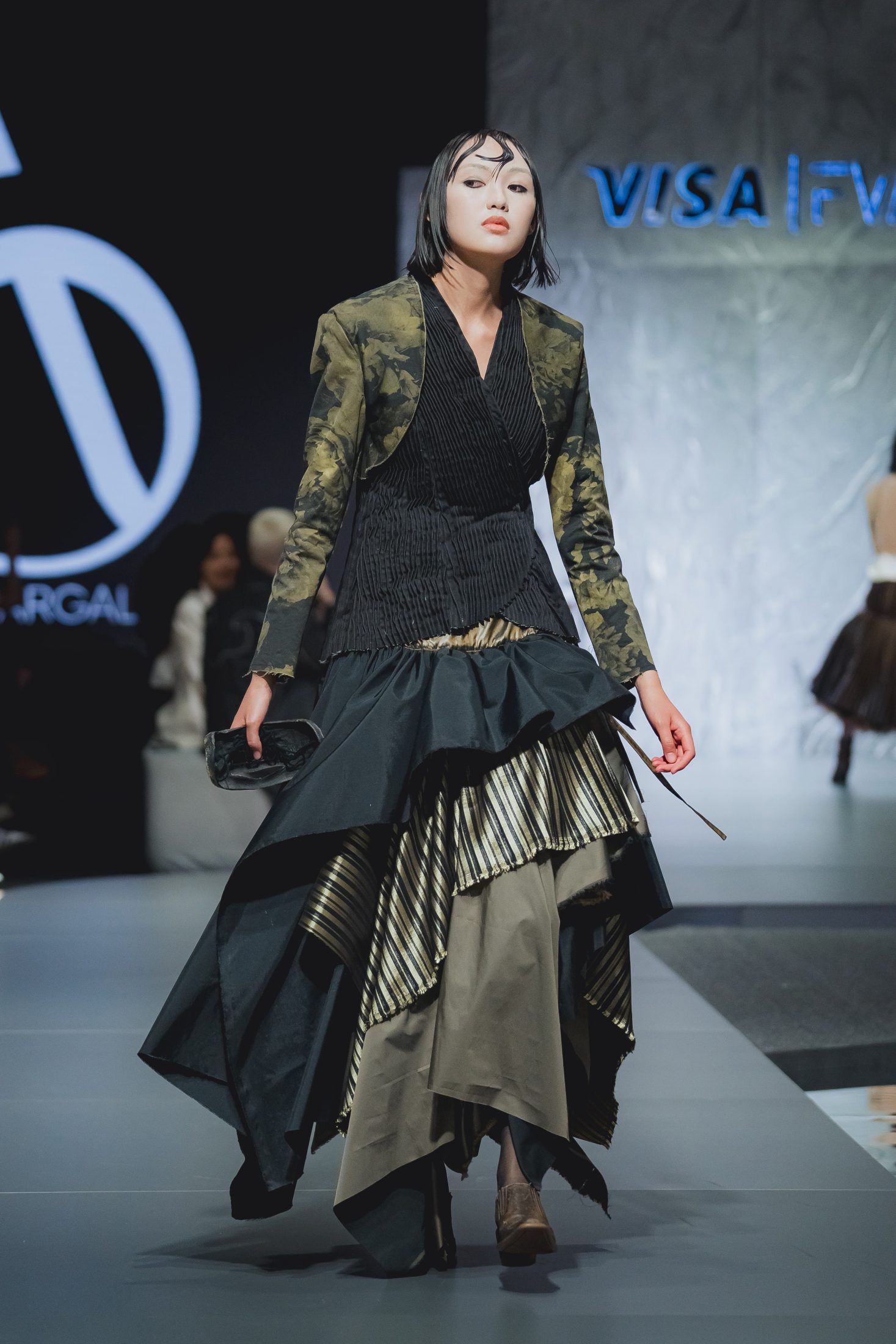 Кокеткор, этнические орнаменты и градиент: второй день Visa Fashion Week Almaty