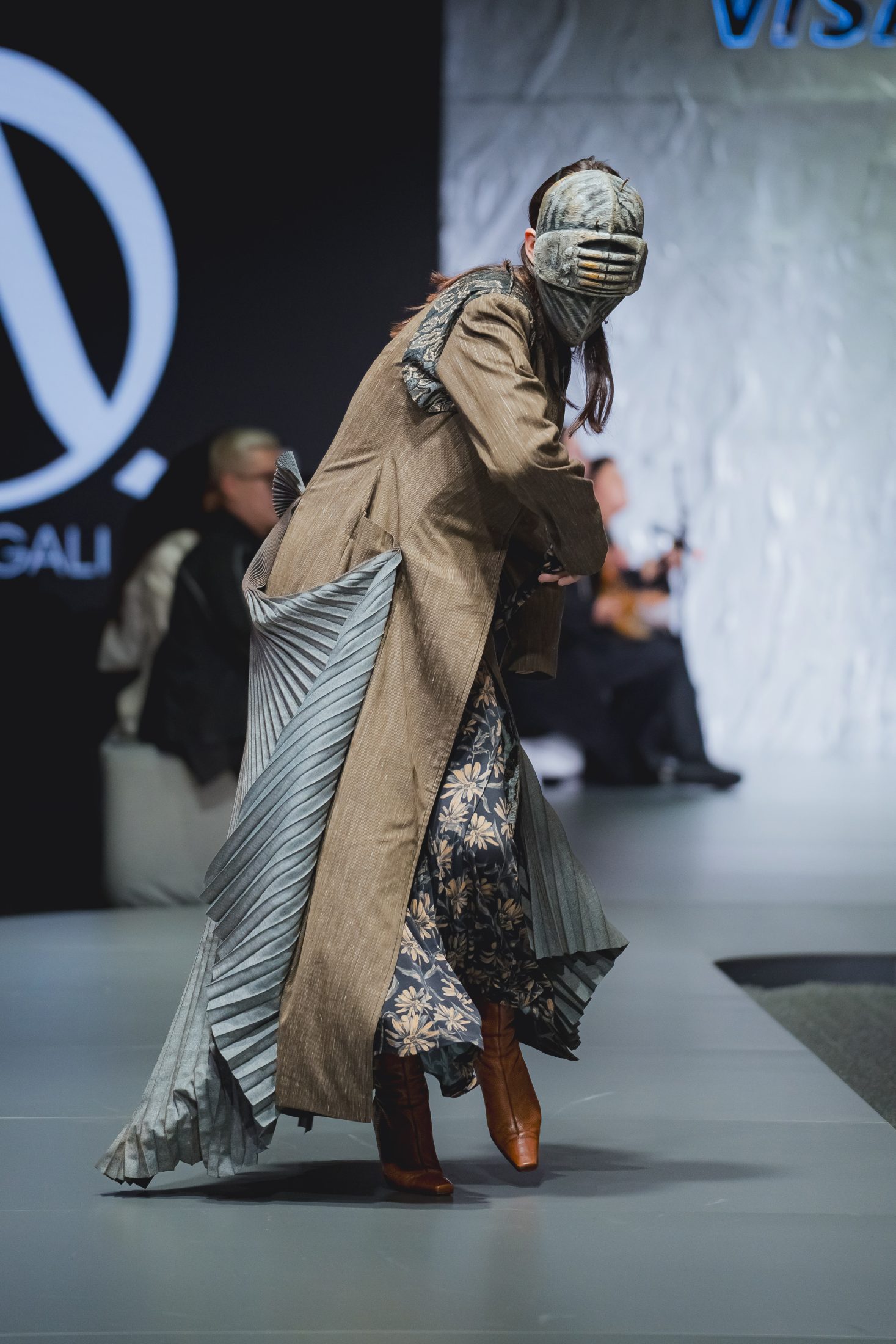 Кокеткор, этнические орнаменты и градиент: второй день Visa Fashion Week Almaty