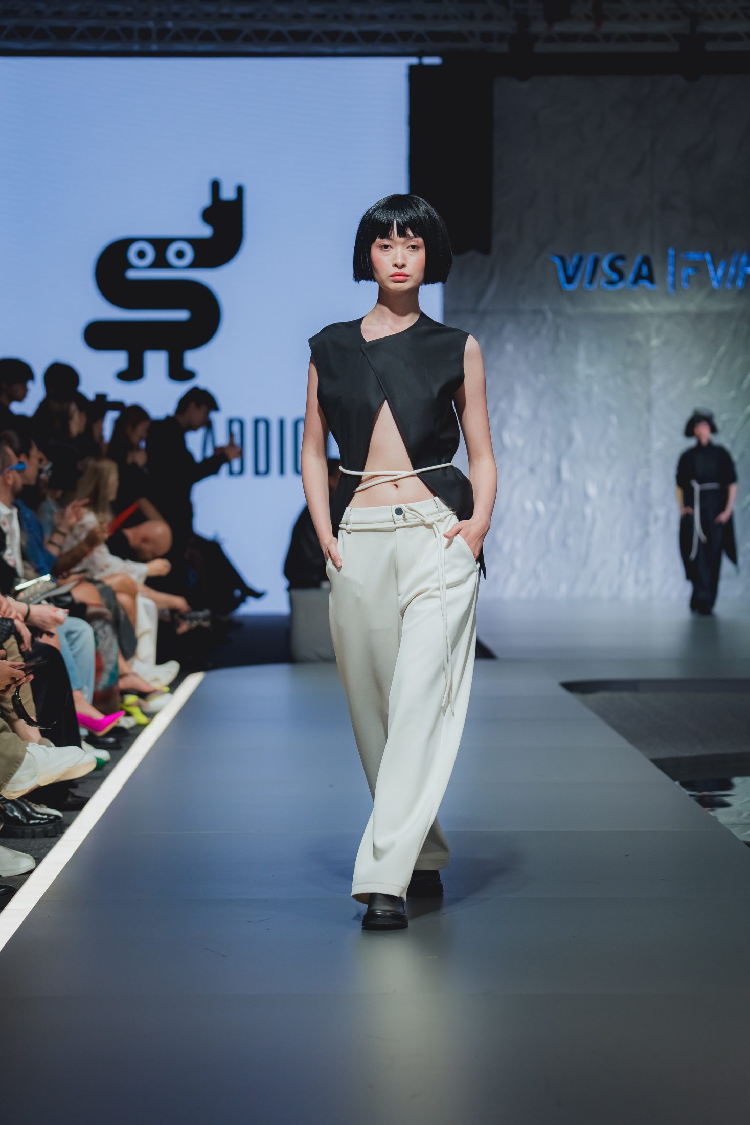 Бунт против насилия, история казахов и gorpcore: третий день Visa Fashion Week Almaty
