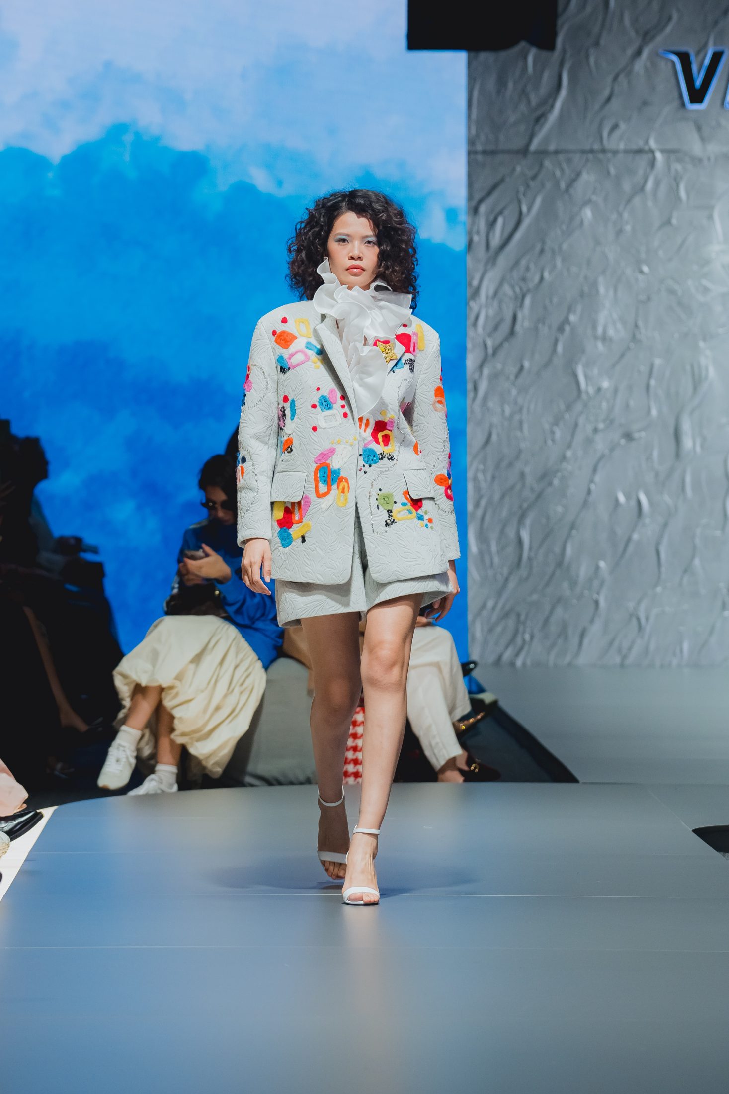 Футуризм, флора и контраст: первый день Visa Fashion Week Almaty
