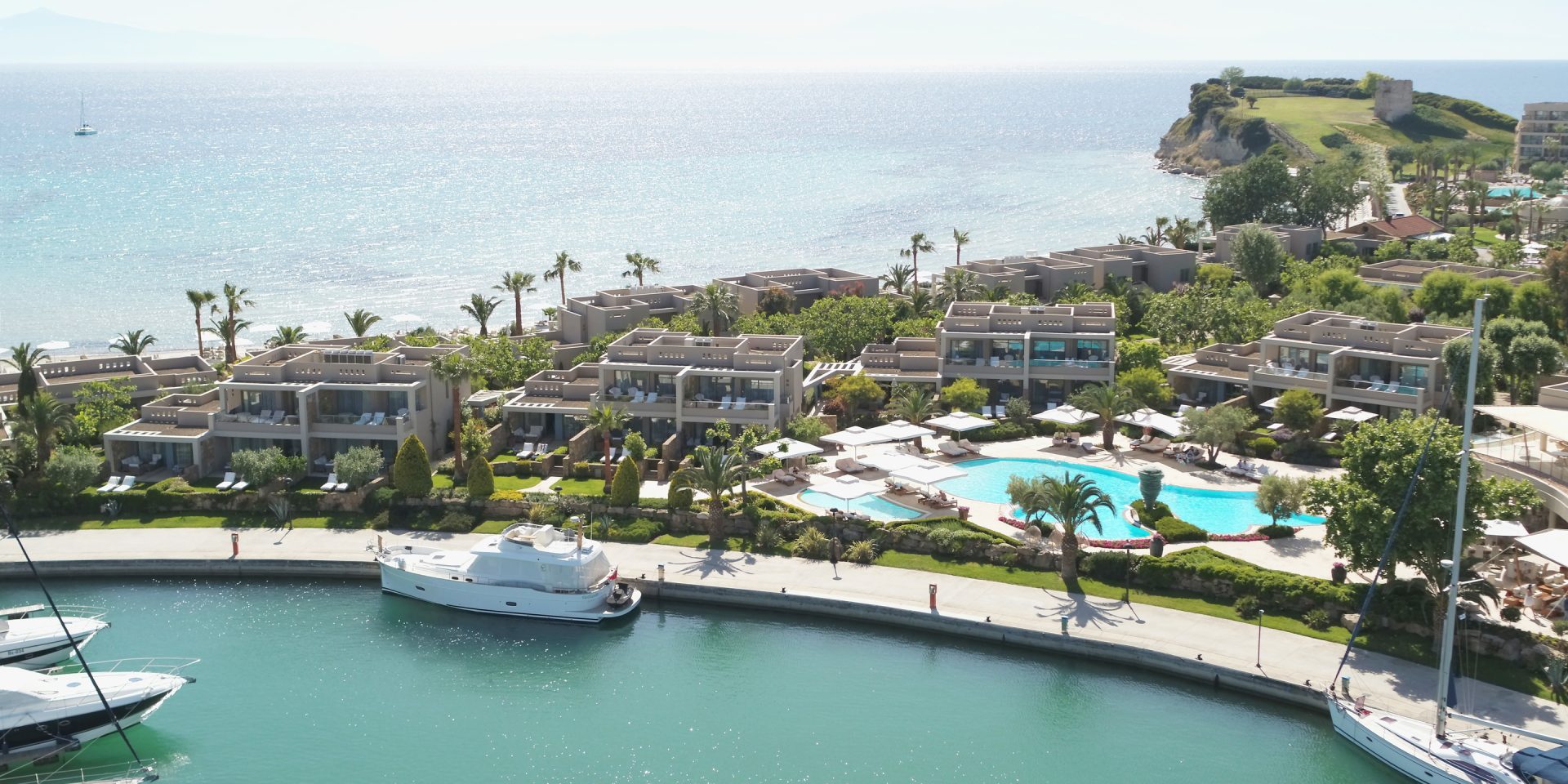 Греческий курорт Sani Resort приглашает сразу на два летних фестиваля