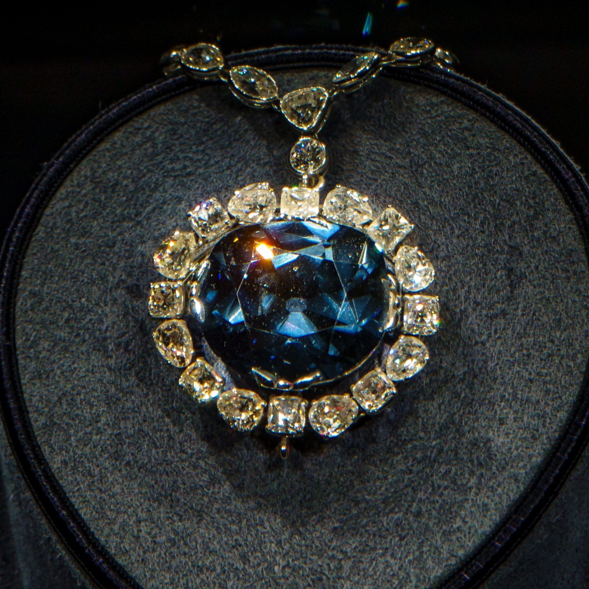 Самые дорогие украшения и аксессуары в мире: алмаз Хоупа
